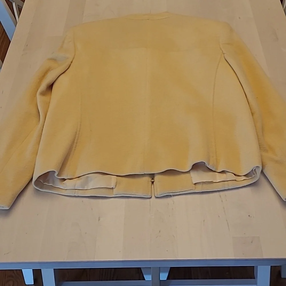 EUC VTG Requirements Butter Yellow Mock Neck Wool/Vicose Blazer with Pockets - Picture 7 of 10